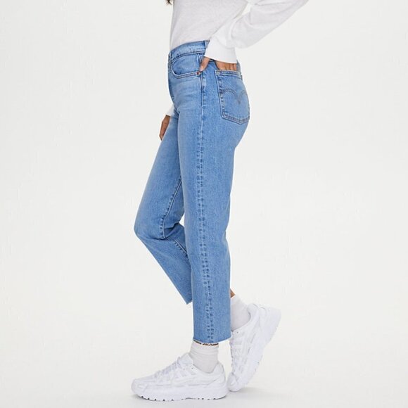 Aritzia Levi's Wedgie Straight Jean High-waisted straight jeans - Picture 2 of 6